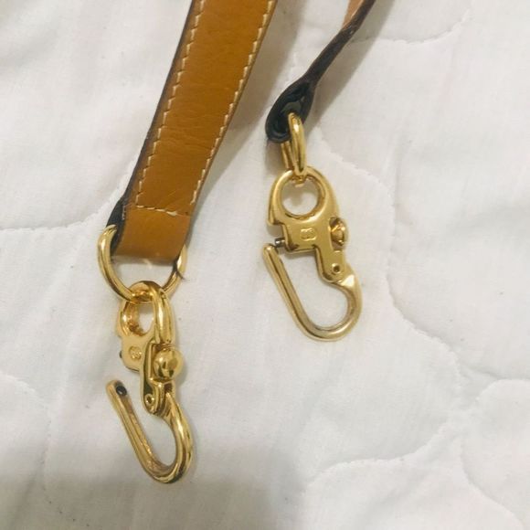 Gucci Handbags - Gucci bag leather strap